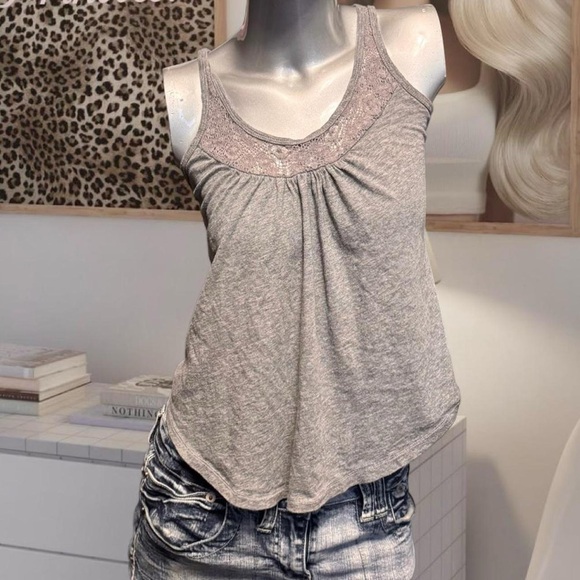 Aeropostale Tops - Aeropostale Vintage Y2K Grey Lace-Detail Tank Top